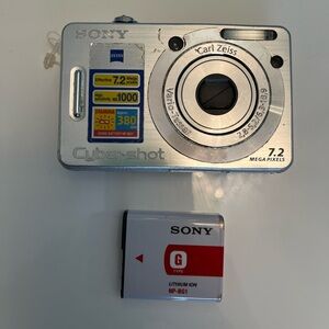 Sony Cyber-shot Silver Digital Camera with broken lens - READ